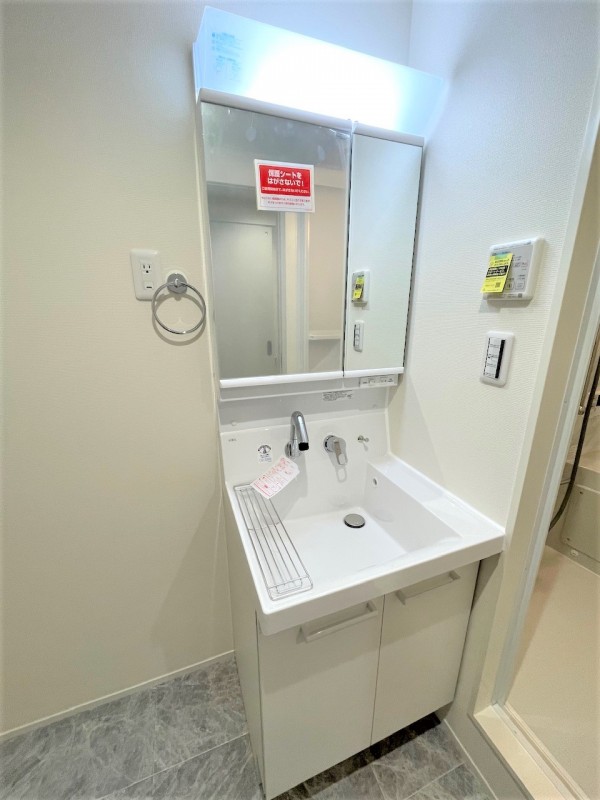 洗面設備　※写真は101のもの