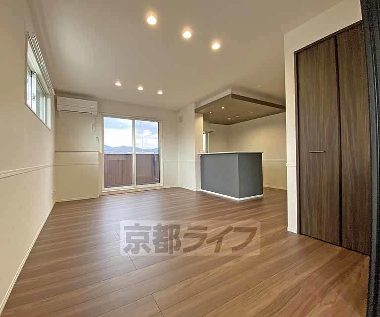 居室・リビング　ワンフロアー２戸の独立性の高い最上階のお部屋です。