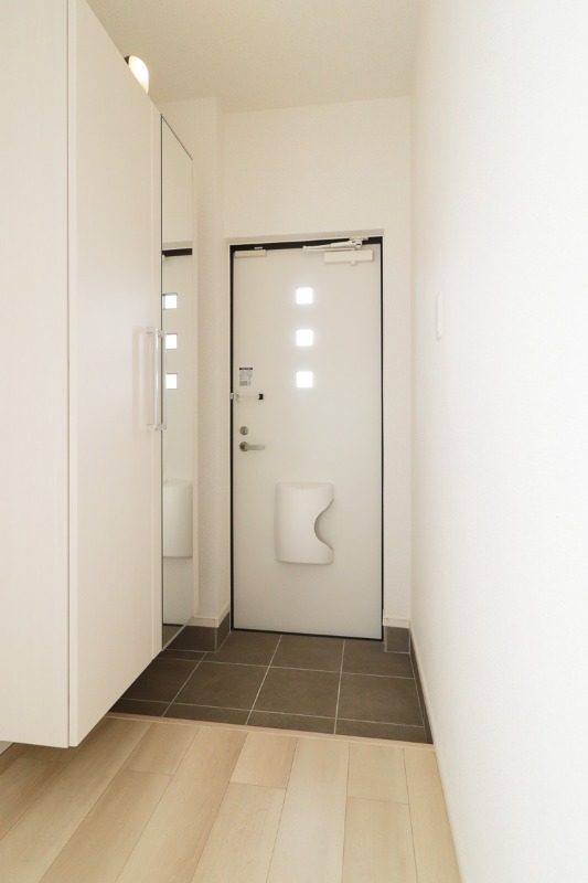 玄関　図面と現状に相違がある場合には現状を優先