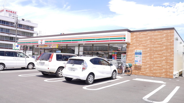 コンビニ　セブンイレブン高知葛島4丁目店（コンビニ）まで378m