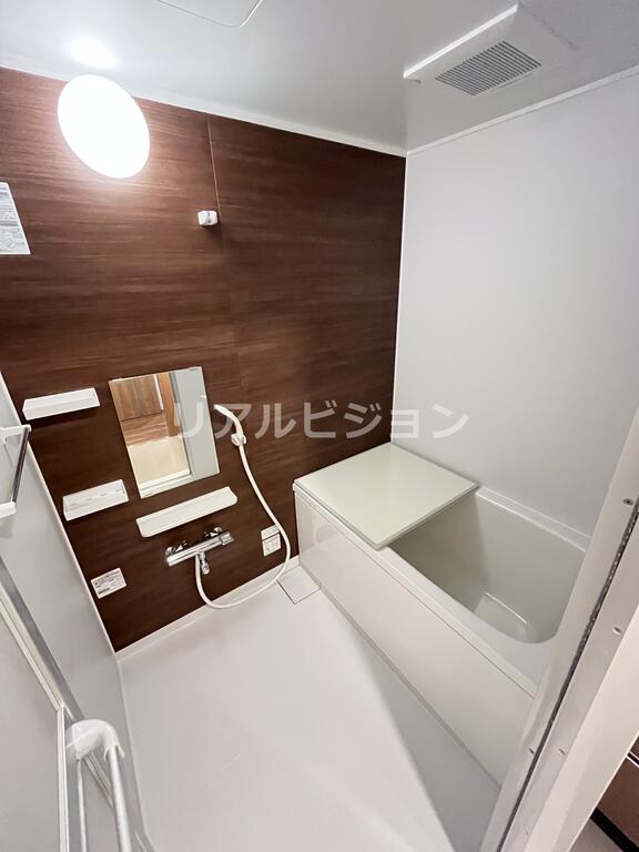 バス・シャワールーム　※こちらの写真は他部屋になり参考写真です