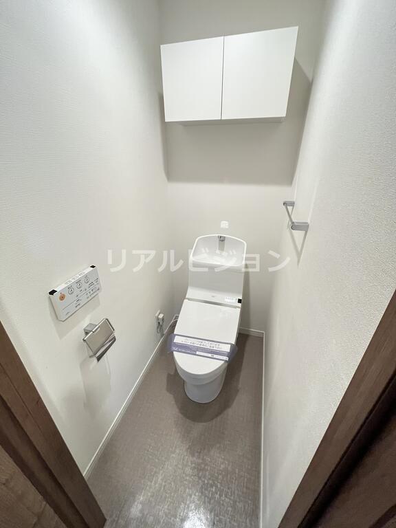 トイレ　※こちらの写真は他部屋になり参考写真です