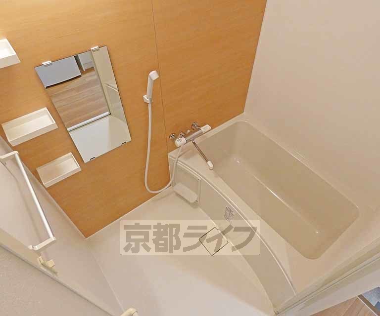 バス・シャワールーム　バスルームです。