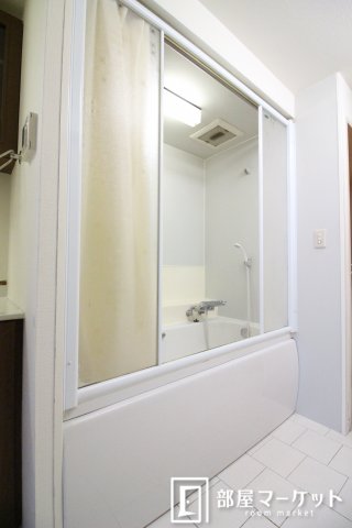 バス・シャワールーム　同型タイプ（家具はつきません）