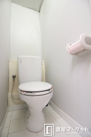 トイレ　同型タイプ（家具はつきません）
