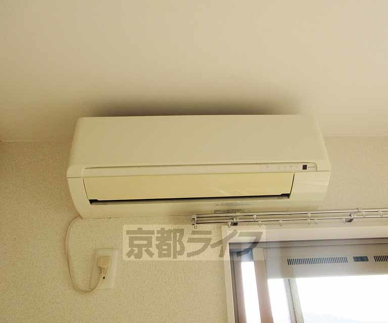 その他設備　クーラーつき