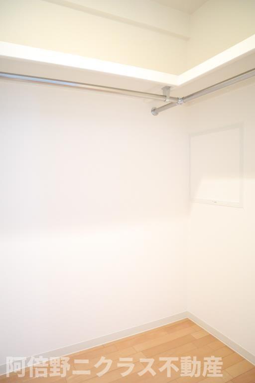 収納　内装は別部屋の参考写真です。