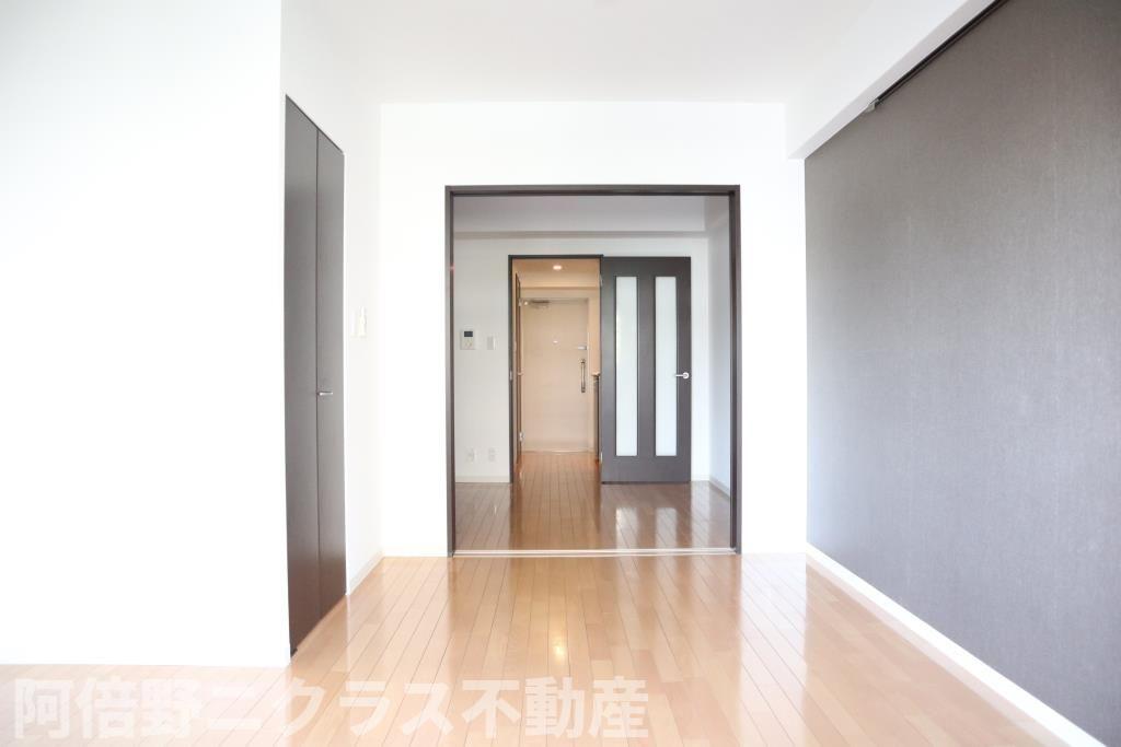 居室・リビング　内装は別部屋の参考写真です。