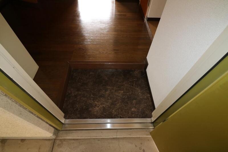 玄関　玄関です。