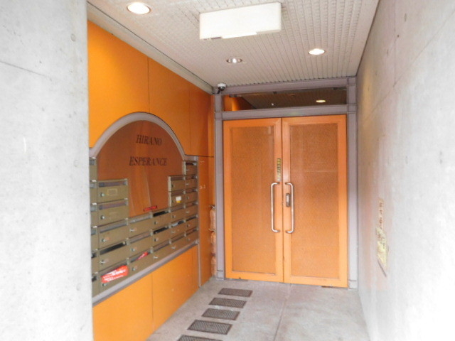 エントランス　お洒落で綺麗なエントランスです