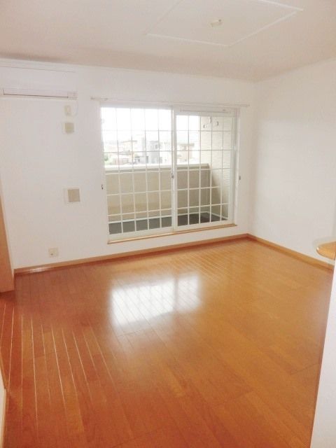 居室・リビング　11.9帖の居室です