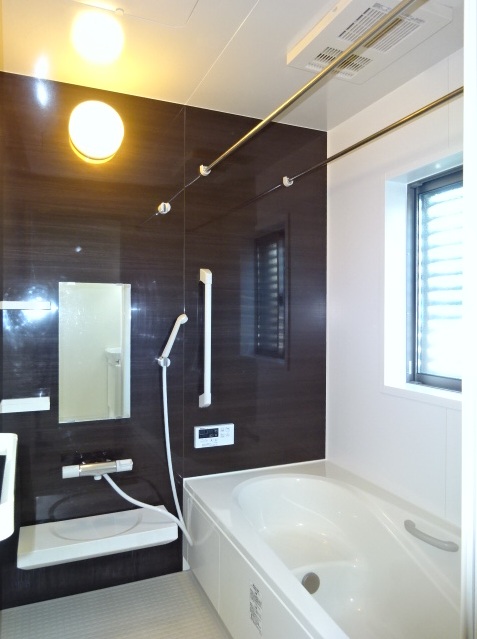 バス・シャワールーム　浴室乾燥機付き