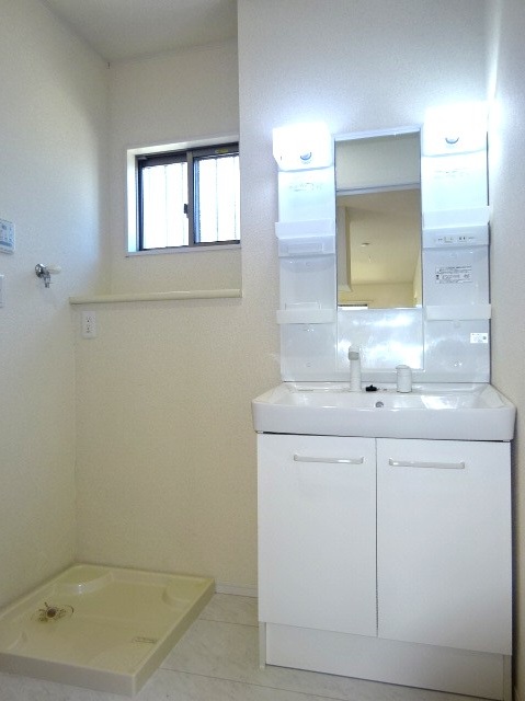 洗面設備　洗髪洗面化粧台、室内洗濯機置場