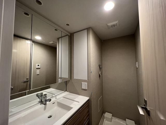 洗面設備　脱衣スペースもあります