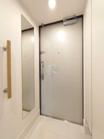 玄関　ラティエラ中野