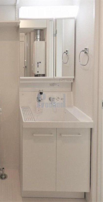 洗面設備　うれしい独立洗面台！