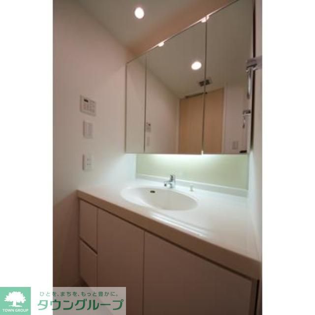 洗面設備　※写真は同タイプ住戸です。