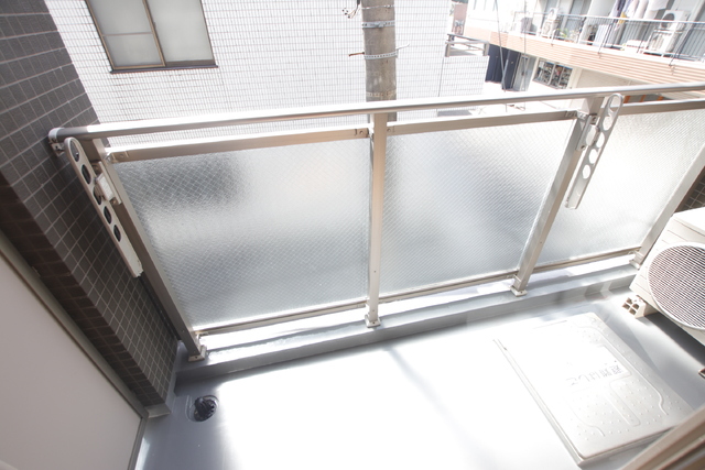 バルコニー　★洗濯物を外干しできます★