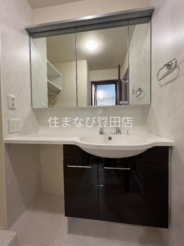 洗面設備　同型別部屋写真
