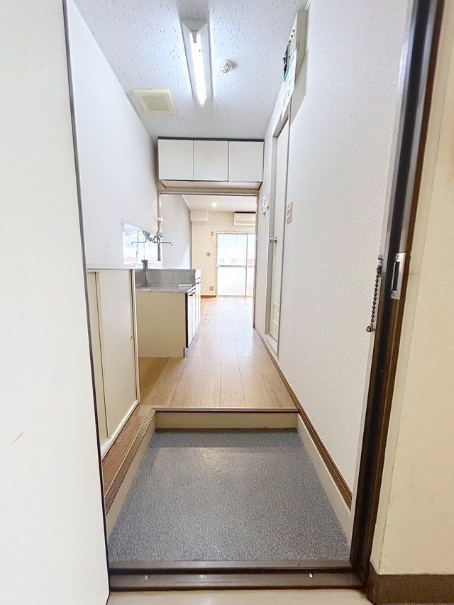 玄関　同建物別号室参考写真