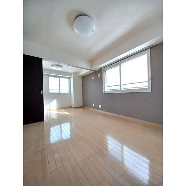 居室・リビング　※写真は別号室です。