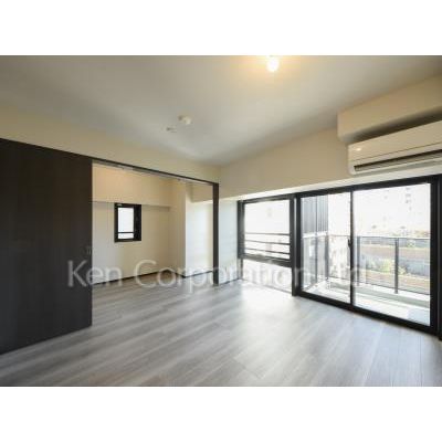 居室・リビング　同タイプ7階のお部屋を撮影。仕様が異なることがあります。