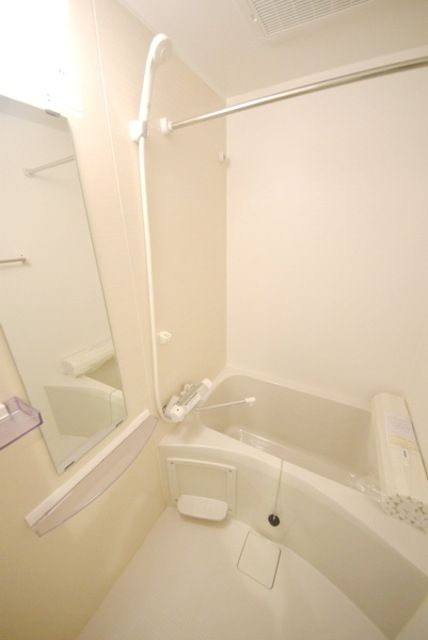 バス・シャワールーム　★広々としたバスルームです★