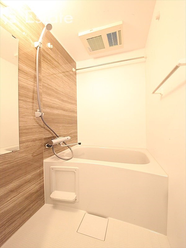 バス・シャワールーム　バスルーム