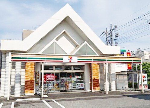 コンビニ　セブンイレブン草加3丁目店（コンビニ）まで380m