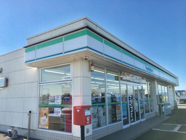 コンビニ　ファミリーマート　小山上立木店（コンビニ）まで805m