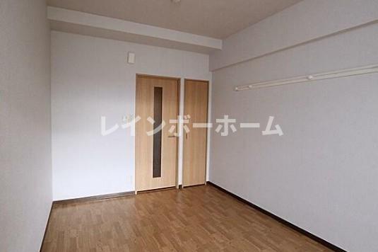 その他部屋・スペース　広くて明るい寝室