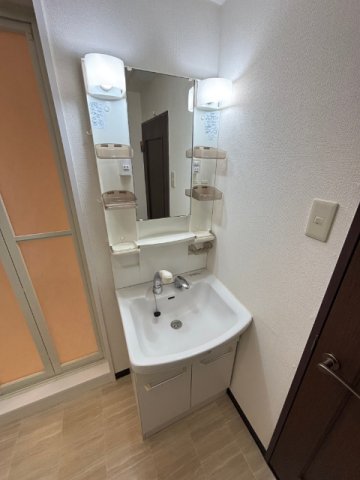 洗面設備　使いやすい洗面所です