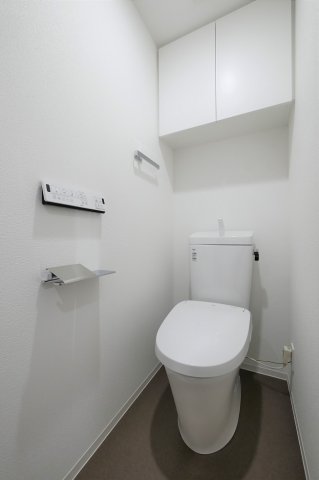 トイレ　明るい室内です