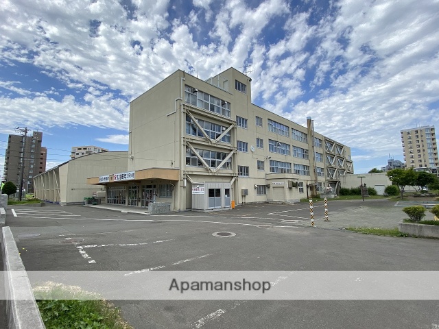 小学校　札幌市立豊平小学校（小学校）まで140m