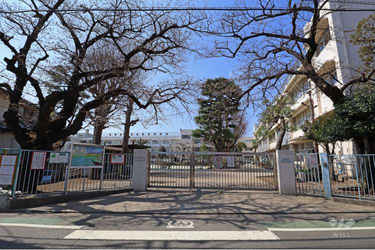 小学校　世田谷区立深沢小学校（小学校）まで614m