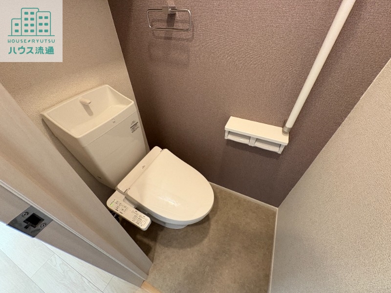 トイレ　※反転タイプのお写真です