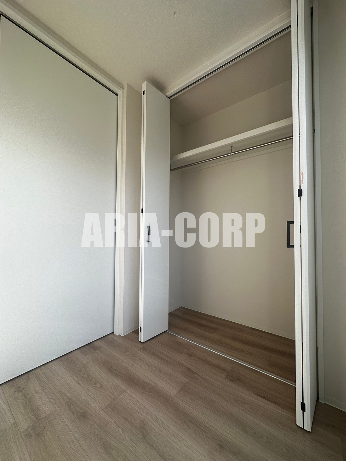 収納　クローゼット2ヶ所◎上部にも棚付きでございます♪