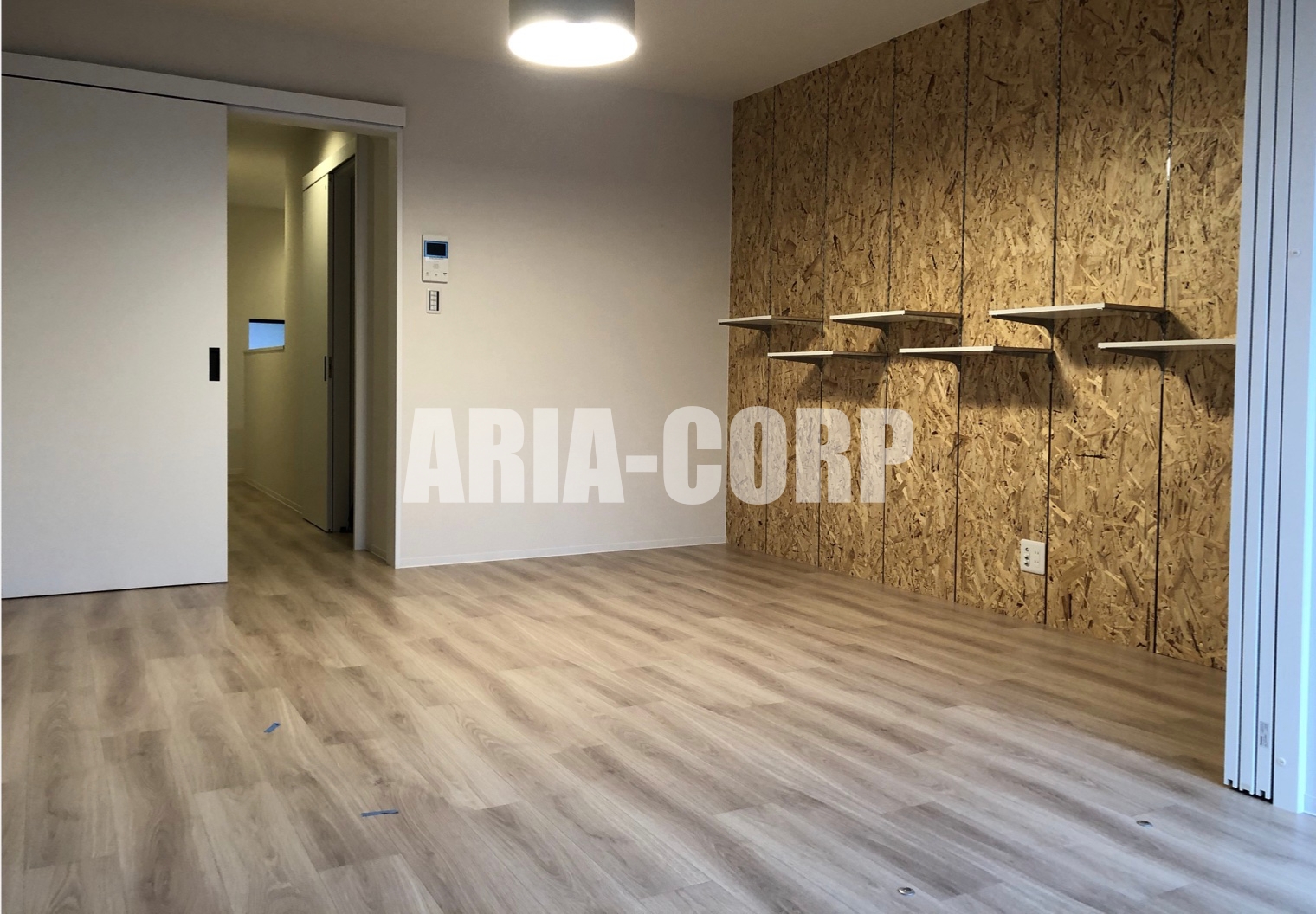 居室・リビング　温かみのあるお洒落なLDK◎猫ちゃんが遊べるステップも♪