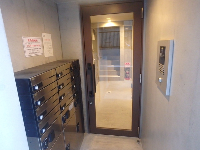 エントランス　弊社は都内全域の物件が仲介手数料最大無料でご紹介可能です！