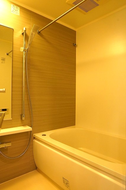 バス・シャワールーム　バスルーム