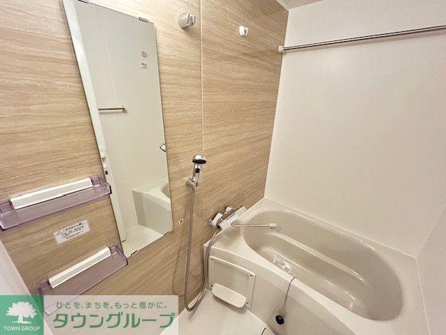 バス・シャワールーム　お問合せは(株)タウンハウジング東京へ