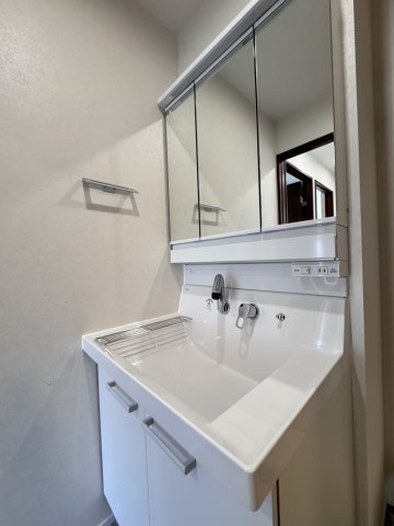 洗面設備　朝の身支度には欠かせない独立洗面化粧台