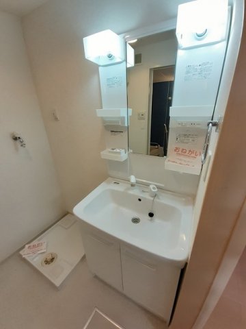 洗面設備　スペースが確保できる洗面所です