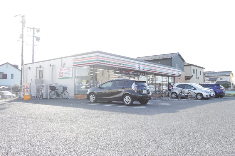 コンビニ　セブンイレブン北名古屋熊之庄西出店（コンビニ）まで115m