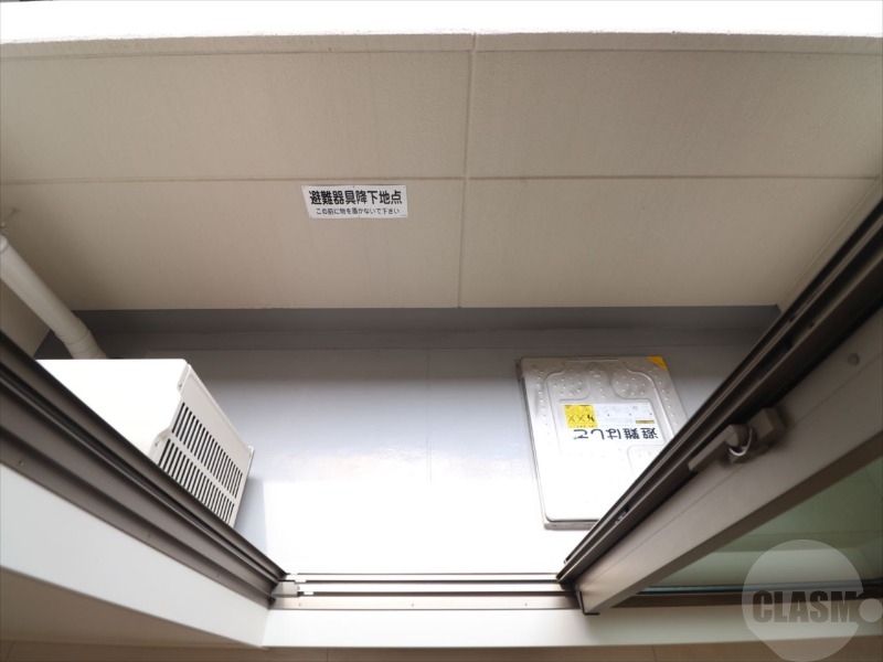 バルコニー　日当たりの良いバルコニー