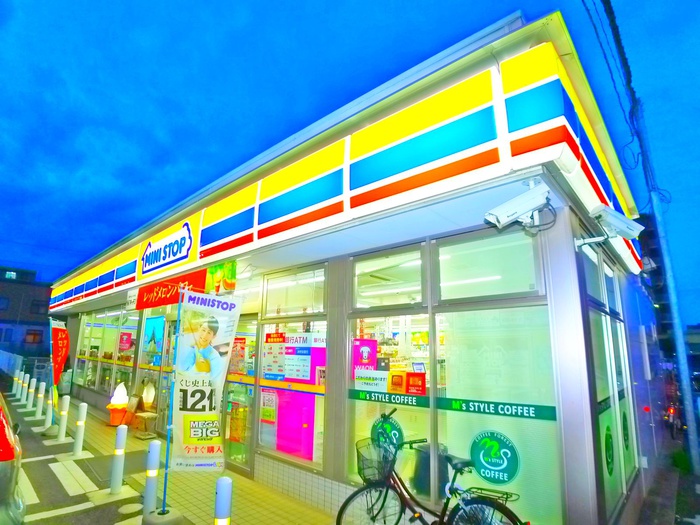 コンビニ　ミニストップ（コンビニ）まで200m