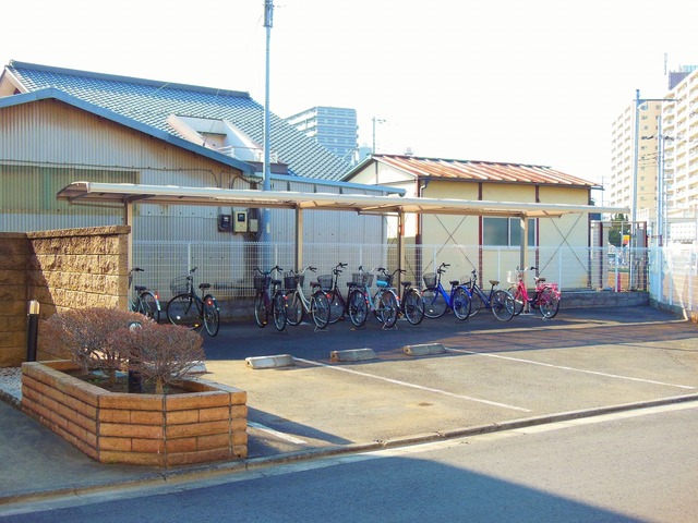 その他共有部分　屋根付駐輪場！