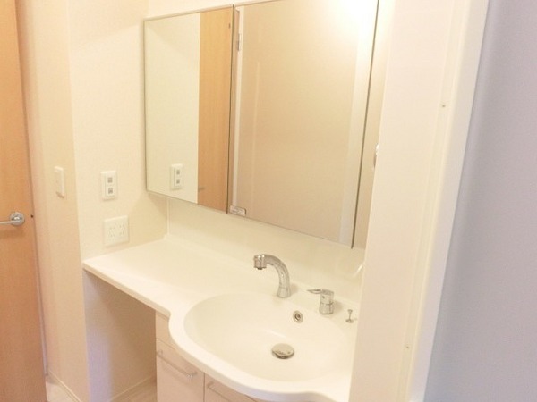 洗面設備　独立洗面台！