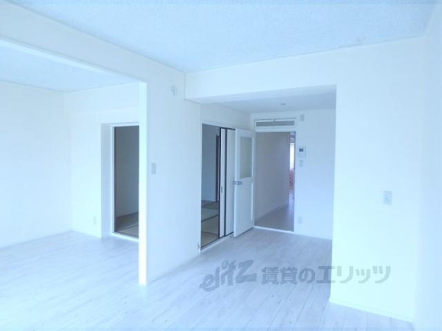 居室・リビング　リビング