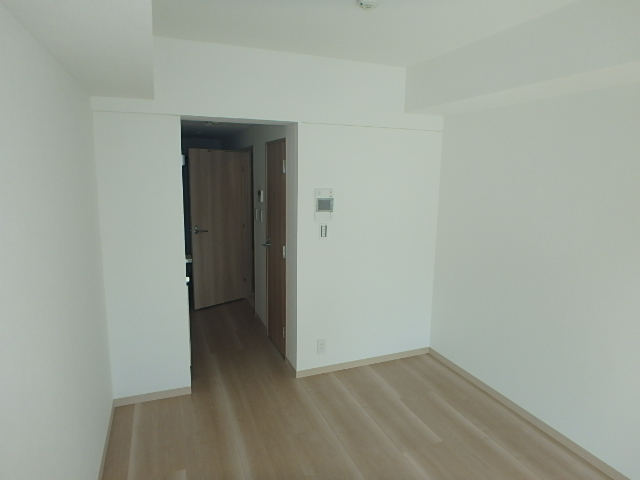 居室・リビング　室内はホワイトとナチュラルの２パターンのコンセプト。